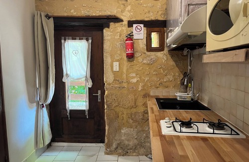 Valojoulx Other | Gîte 2p Lascaux, 2*, wifi, park, games, heated swimming pool, Spa, ok dogs & cats