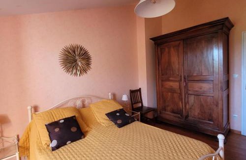 Salles-Lavalette House | Gîte 3 ch. avec jardin, cheminée, animaux admis, WIFI, parking, proche loisirs & châteaux - FR-1-653-269