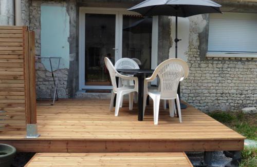 Lagarde-sur-le-Ne House | Gîte 3 La vigne est belle pour 1 à 3 personnes