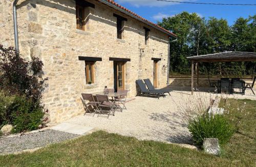 Champagne-Mouton House | Gîte Chez Père Thomas pour 2-3 pers