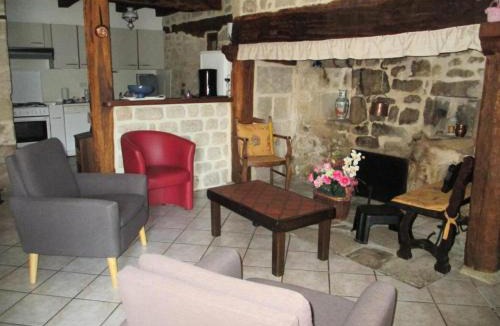 Marcillac-la-Croisille Apartment | Gîte de France à Marcillac la Croisille 3 épis - Gîte de France 8 personnes MAE-6424