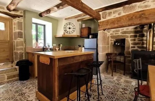 Saint-Yrieix-le-Dejalat Villa | Gîte de France Gîte bournabas 4 ears - Gite de France 8 people