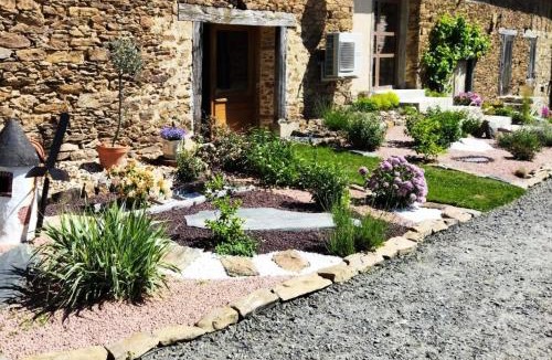 Condat-sur-Ganaveix Apartment | Gîte de France C'est tout vert 4 épis - Gîte de France 5 personnes MAE-9824