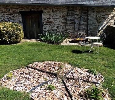 Condat-sur-Ganaveix Apartment | Gîte de France C'est tout vert 4 épis - Gîte de France 5 personnes MAE-9824
