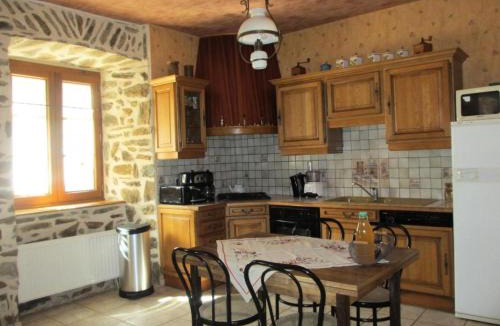 Beyssenac Apartment | Gîte de France Gite de la genette 3 épis - Gîte de France 8 personnes MAE-0024