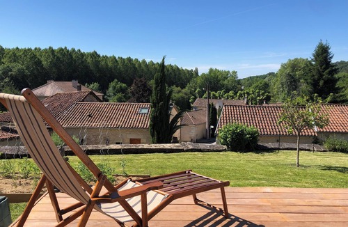 Chancelade House | Gîte des Heures Douces, Avec Piscine et Jardin, Proche des Sites Touristiques
