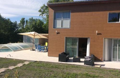 Laruscade Bed & Breakfast | Gîte Du Puy de l'étang