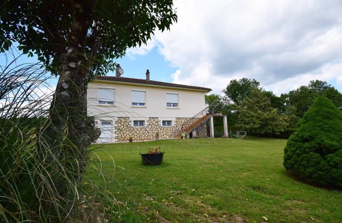 Blanquefort-sur-Briolance House | Gîte Aimée en pleine nature, proche Dordogne