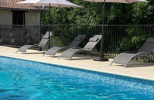 Champagne-et-Fontaine House | Gîte " Le Chai " Domaine Métairie des Gâcheries -Piscine-Dordogne/Perigord Vert