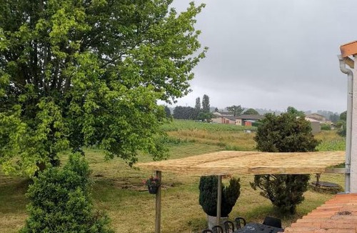 Berson House | Gîte spacieux dans un vignoble-Détente et Nature