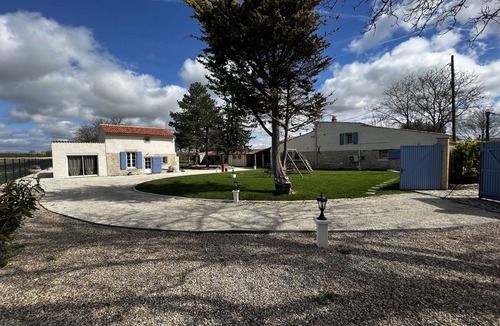 Authon-Ebeon House | Gîtes du Fanal - 2 Maisons de Campagne Pouvant Accueillir Jusqu'à14 Personnes