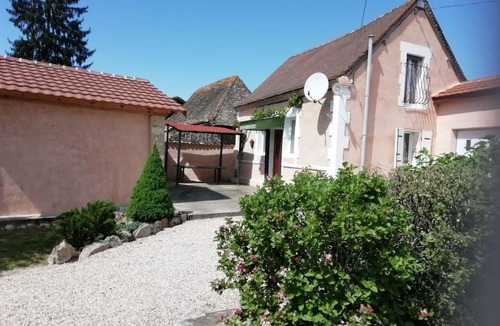 Saint-Martin-I'Astier House | Gite 4 people located in the Isle valley
