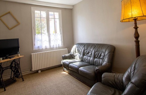 Bourdeilles Cottage | Gite Bourdeilles, 3 bedrooms, 6 persons