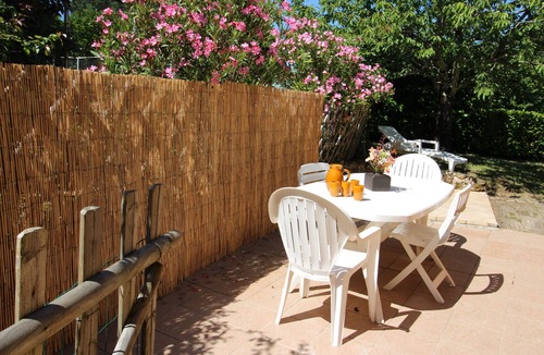 Cenac-et-Saint-Julien Apartment | Gîte Campagne - Gîte for 4 people with terrace and swimming pool 10km from Sarlat