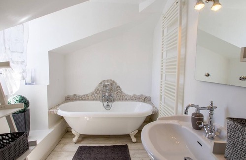 Champagnac-de-Belair Cottage | Gite Champagnac-de-Belair, 2 bedrooms, 4 persons