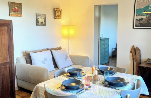 Oloron-Sainte-Marie Apartment | Gîte d'Aspe, cosy apartment in the heart of the Sainte Croix district