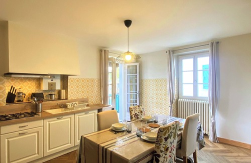Oloron-Sainte-Marie Apartment | Gîte d'Ossau, cosy apartment in the heart of the Sainte Croix district