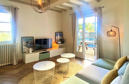 Oloron-Sainte-Marie Apartment | Gîte d'Ossau, cosy apartment in the heart of the Sainte Croix district