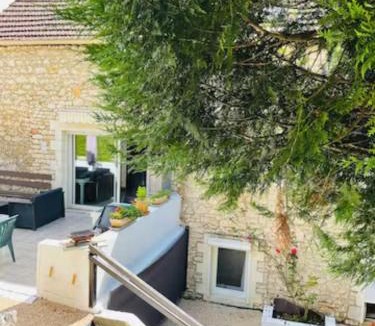 Carlux House | GITE des teilles