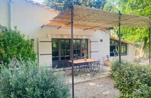 Chateaurenard House | Gite du Mas de la Finière ,avec SPA intérieur