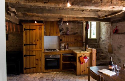 Hautefage House | Gite E'table Charlannes