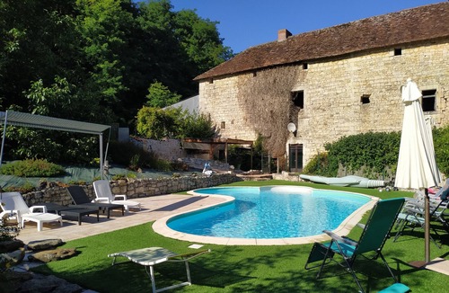 Vaux-sur-Vienne House | Gite Familiale : « un Jour ici Vaut Mieux que Mille Ailleurs »