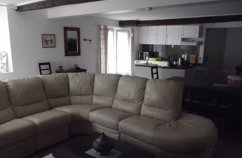 Vaux-sur-Vienne House | Gite Familiale : « un Jour ici Vaut Mieux que Mille Ailleurs »