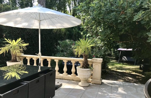 Saint-Christoly-de-Blaye House | Gîte in the heart of the Bordeaux countryside 1H from the sea