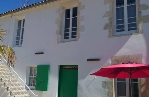 La Flotte Apartment | Gite La Clavette Vue Mer à 5 Min du Port de La Flotte et de son Marché Médiéval