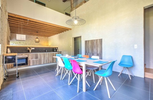 Chassaignes House | 'Gîte La Grange' with Shared Pool, Private Terrace and Wi-Fi
