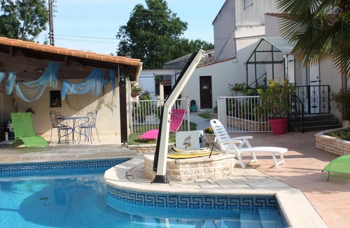 Saintes House | Gîte laccalmie17 2-star holiday rental with swimming pool 2 Km from town center
