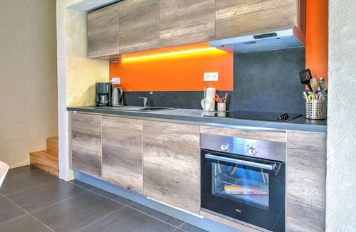 Chassaignes House | 'Gîte Le Gardien' with Shared Pool, Private Terrace and Wi-Fi
