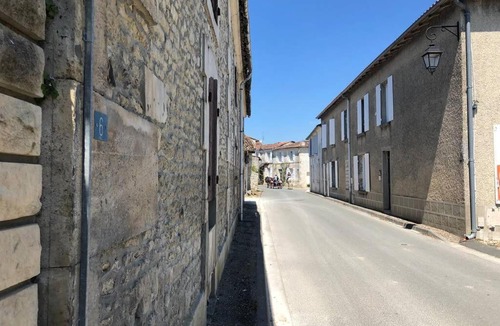 Cherac House | Gite Les Etoiles Blanches (15mn Cognac) 22 pers