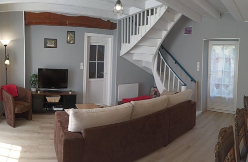 Vicq-sur-Gartempe Cottage | Gite les Glycines, near La Roche Posay, Futuroscope, Beauval zoo