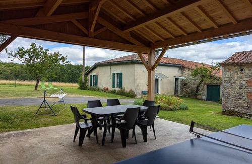 Montmoreau-Saint-Cybard Cottage | Gite Montmoreau, 2 bedrooms, 5 persons