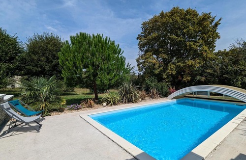 Salles-Lavalette Cottage | Gite Salles-Lavalette, 4 bedrooms, 8 persons