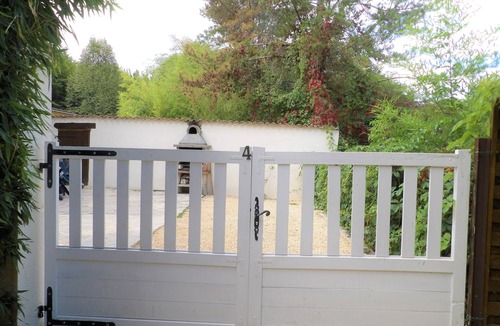 Vitrac House | Gite sleeps 10 to 12 heated pool to share wifi