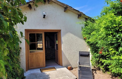 Saint-Saud-Lacoussiere House | Gite Syrah; charming 2-bedroom cottage in Dordogne