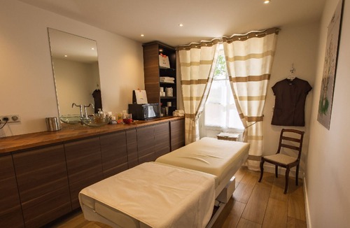 Latresne House | Gîte Vignes at Chateau Gassies, a 65 sqm apartment for 2 to 4 people.