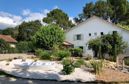 Saint-Morillon House | Gites d'Ici et d'Ailleurs 1 & 2 -famille ou groupe- Dépendances dans propriété proche Bordeaux et Bassin Arcachon