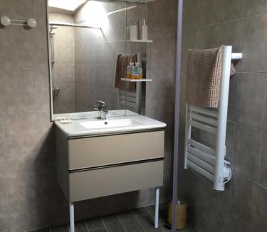 Bois Apartment | Gites Jardin-darcy - Piscine au sel