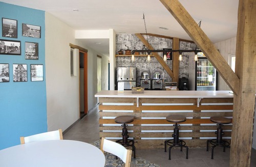 Jayac RV Rental | Glamping 'Safarilodge Tent 1 - 5 Personnes' with Private Terrace, Shared Garden and Wi-Fi