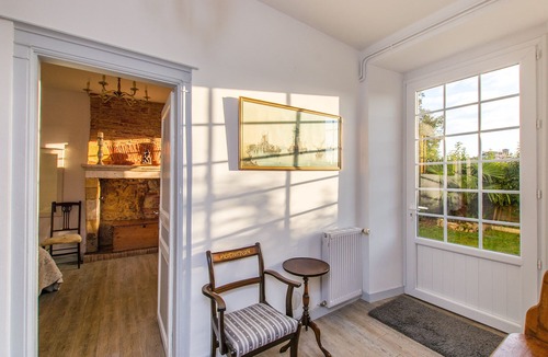 Bergerac Apartment | Glorious riverside town apartment with private garden overlooking La Dordogne .