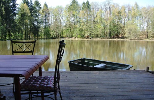Saint-Priest-les-Fougeres Cabin | GoGreen Cabin in the heart of rural France on a private lake
