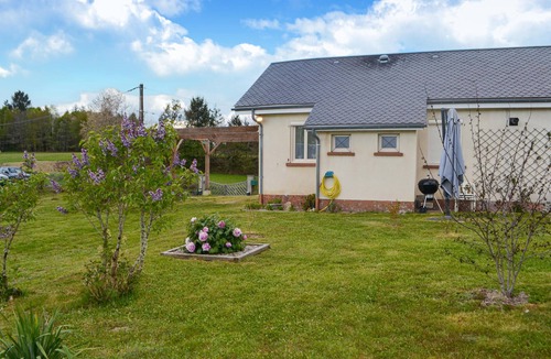 Marcillac-la-Croisille House | Gorgeous home in Marcillac-La-Croisille