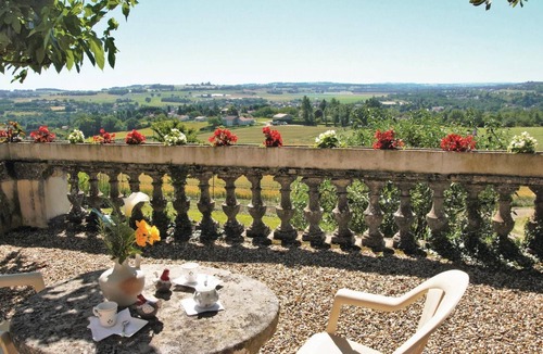 Lavardac House | Gorgeous home in Lavardac with kitchen