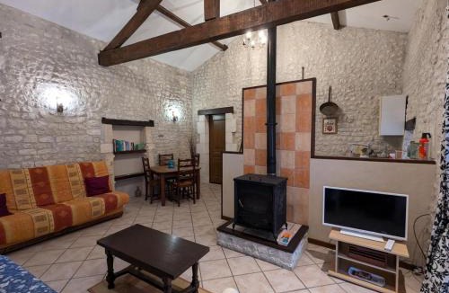 Angeduc House | Grand Gîte Familial avec Piscine Chauffée, Wi-Fi et Animaux Bienvenus - FR-1-653-272