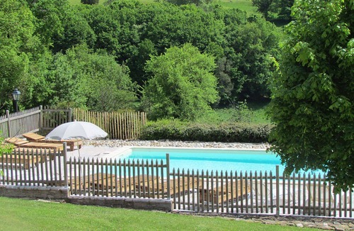 Nailhac House | Grange du 19e Rénovée. Confort, Magnifique Vue, Piscine Chauffée et Tranquillité