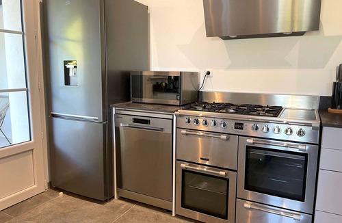 La Sauve Bed & Breakfast | Guest house, 6 adults and 3 children maximum