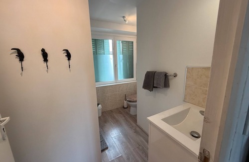 Champsac Bed & Breakfast | Guest Room "À La Ferme" with Shared Pool, Shared Terrace and Wi-Fi
